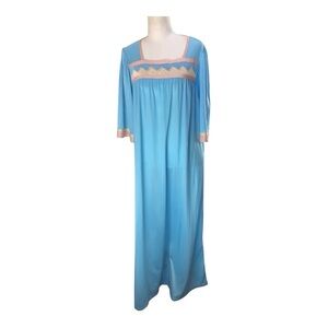Henson Kickernick Vintage Blue & Pink Nightgown Medium